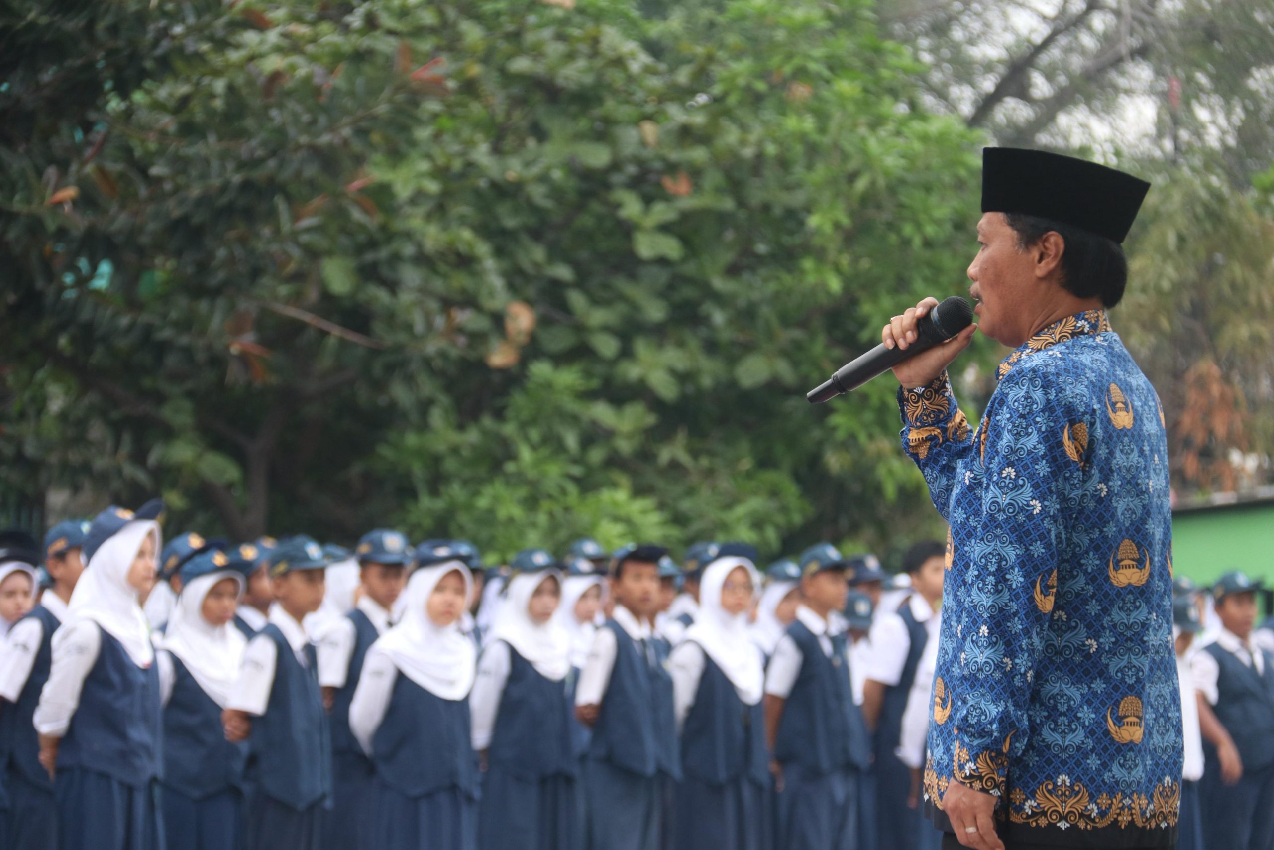 Upacara Bukan Sekadar Rutinitas, Wali Kota Ajak Pelajar Bangun Disiplin dan Jiwa Kebangsaan