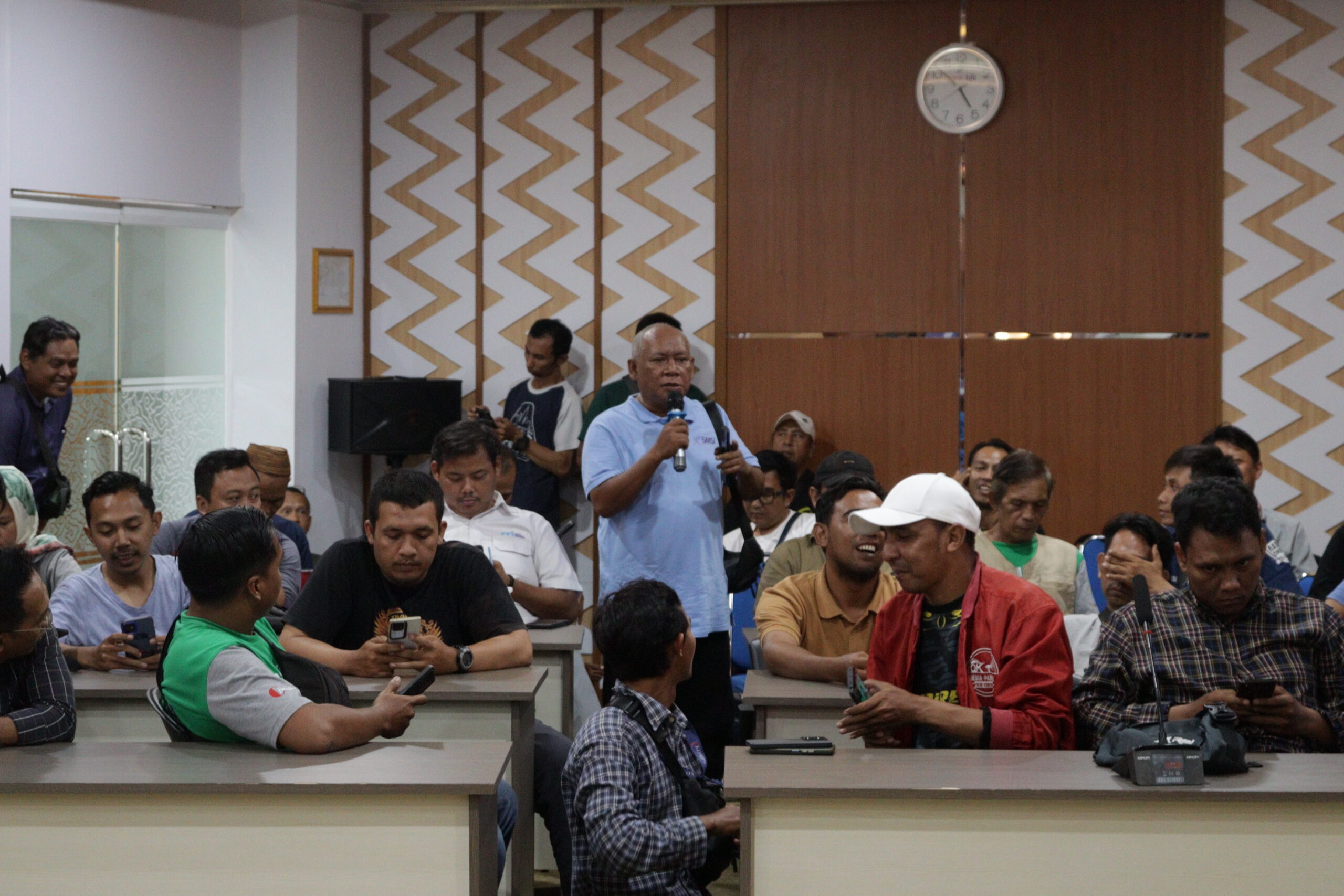 Pemkot Cirebon Gelar Press Conference Terkait Insiden Keracunan Makanan di Puskesmas Cangkol