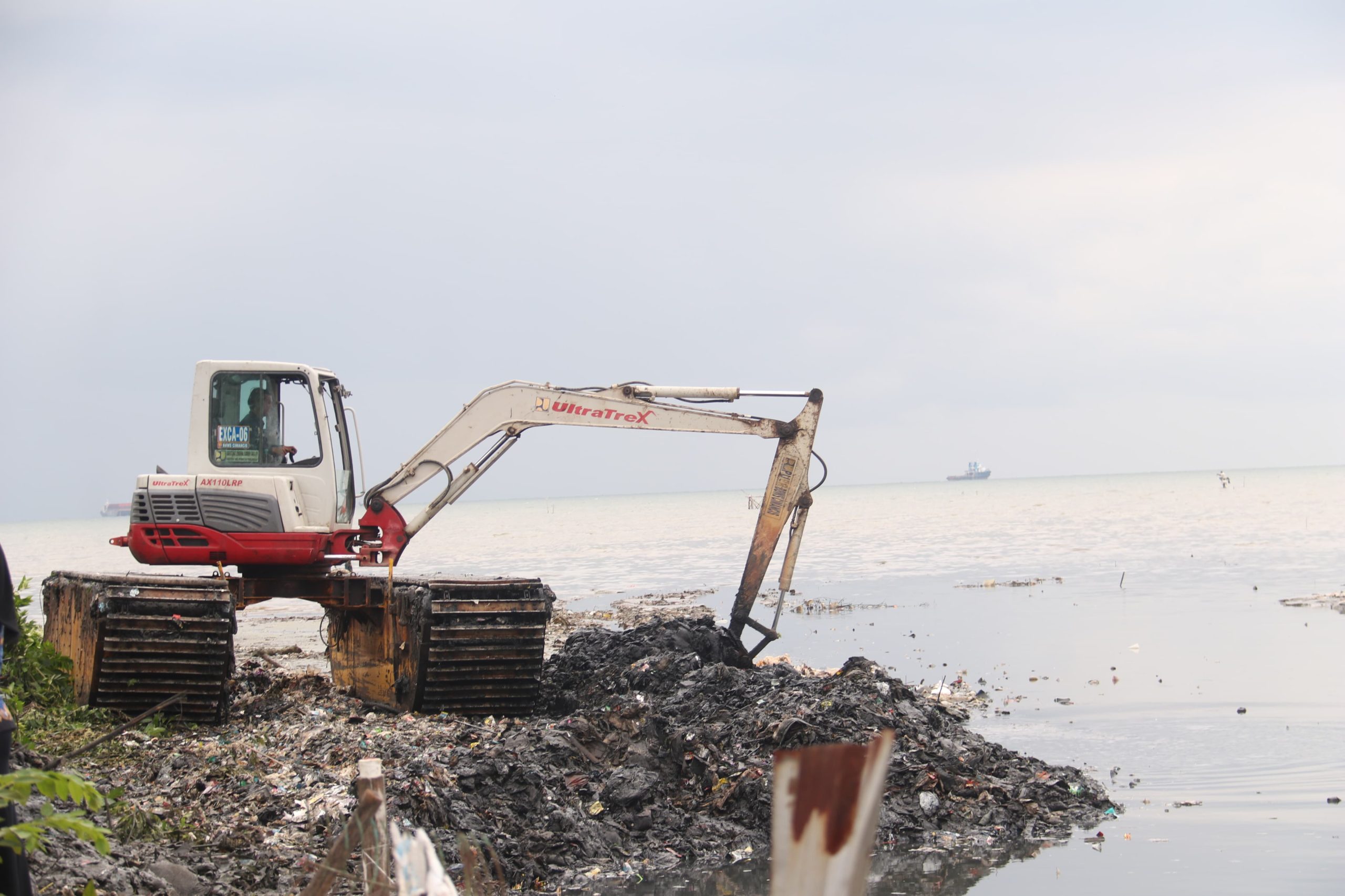 Wali Kota Tinjau Pengerukan Sungai Cipadu, Apresiasi Respons Cepat BBWS