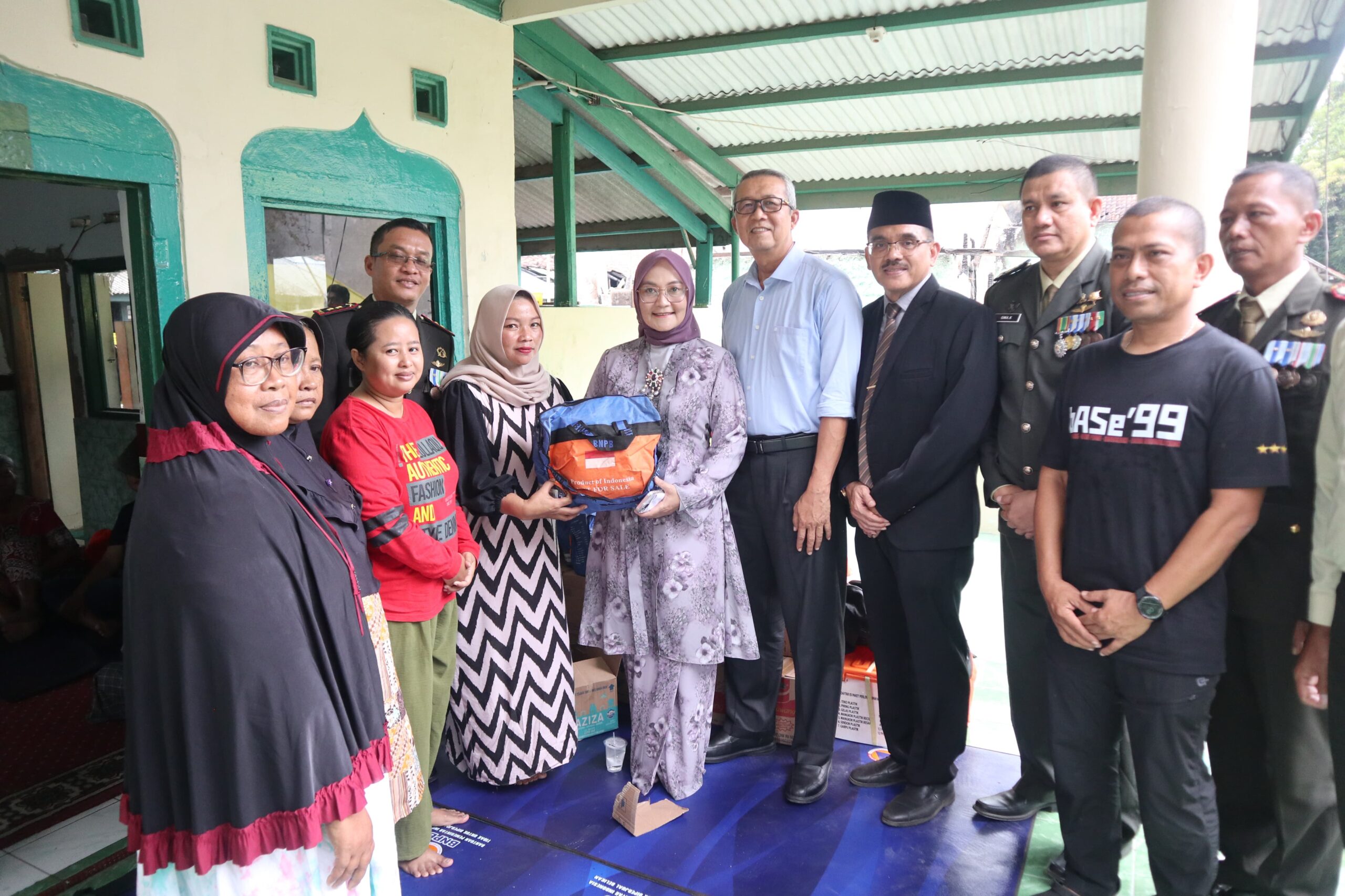 Pj Wali Kota Cirebon Beri Dukungan Kepada Korban Kebakaran Asrama Denbekang