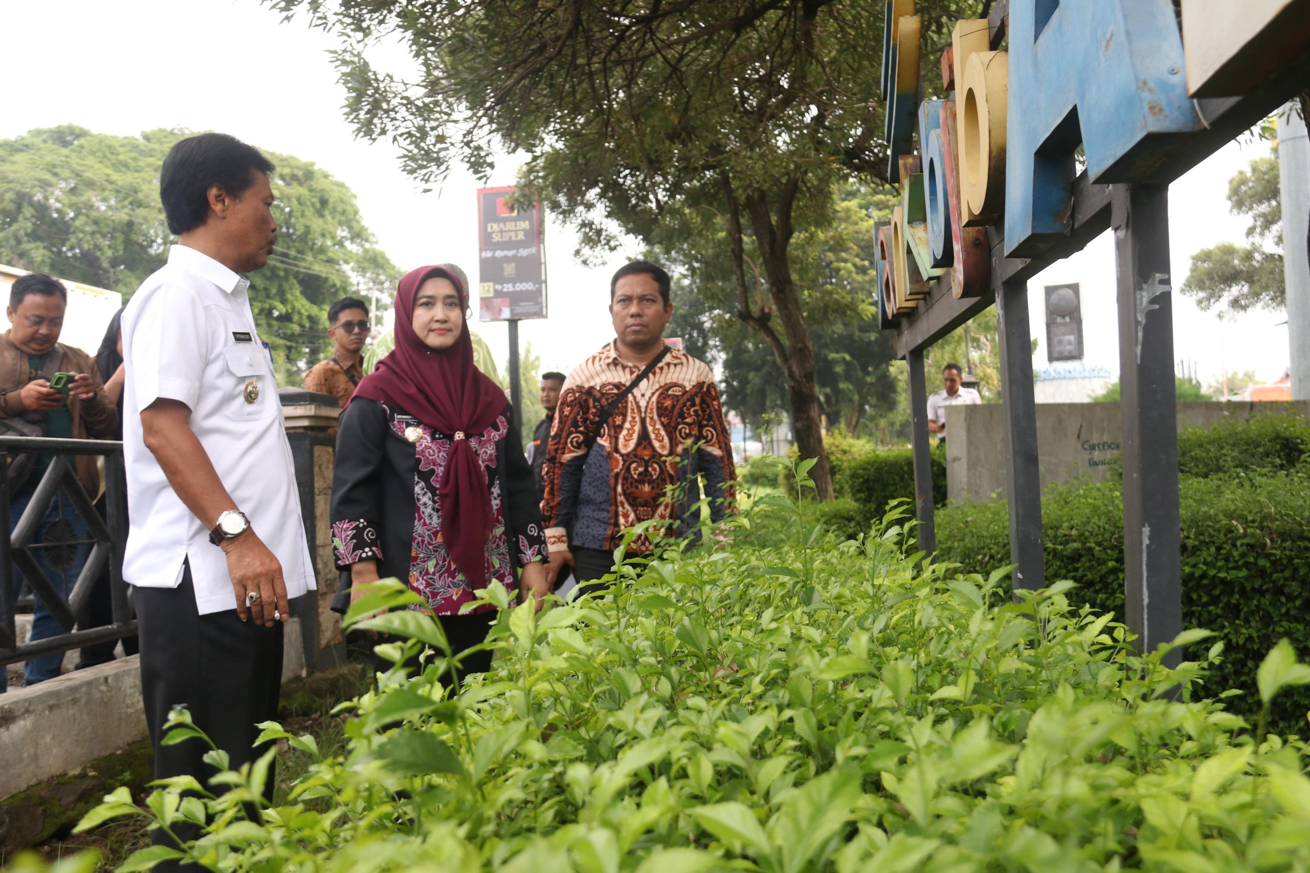 Wali Kota dan Wakil Wali Kota Tinjau Kebersihan Jalan Protokol Serta Pemeliharaan Taman